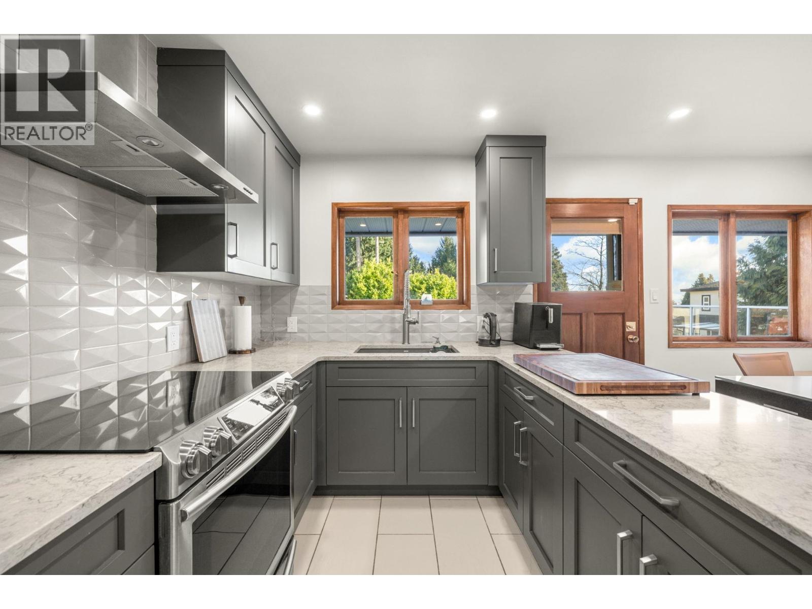 7656 Mckay Avenue, Burnaby, British Columbia  V5J 3T1 - Photo 15 - R3088467