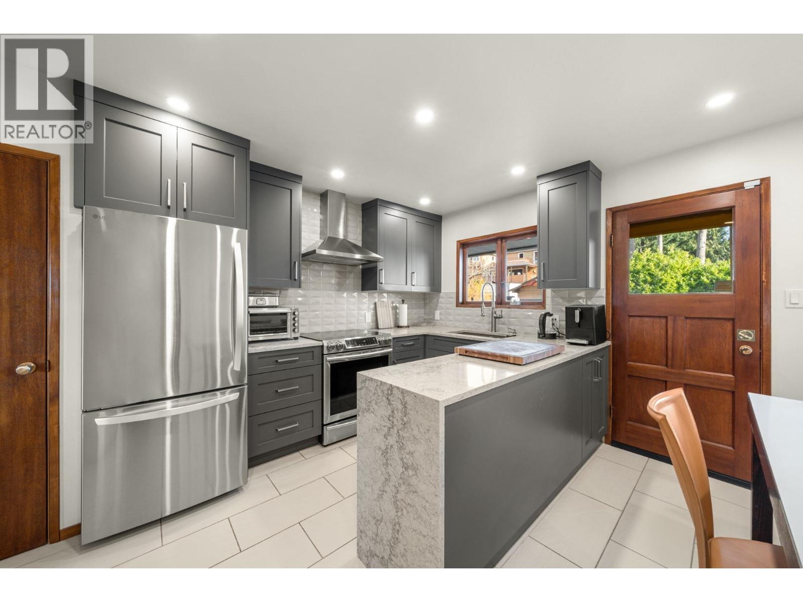 7656 Mckay Avenue, Burnaby, British Columbia  V5J 3T1 - Photo 13 - R3088467