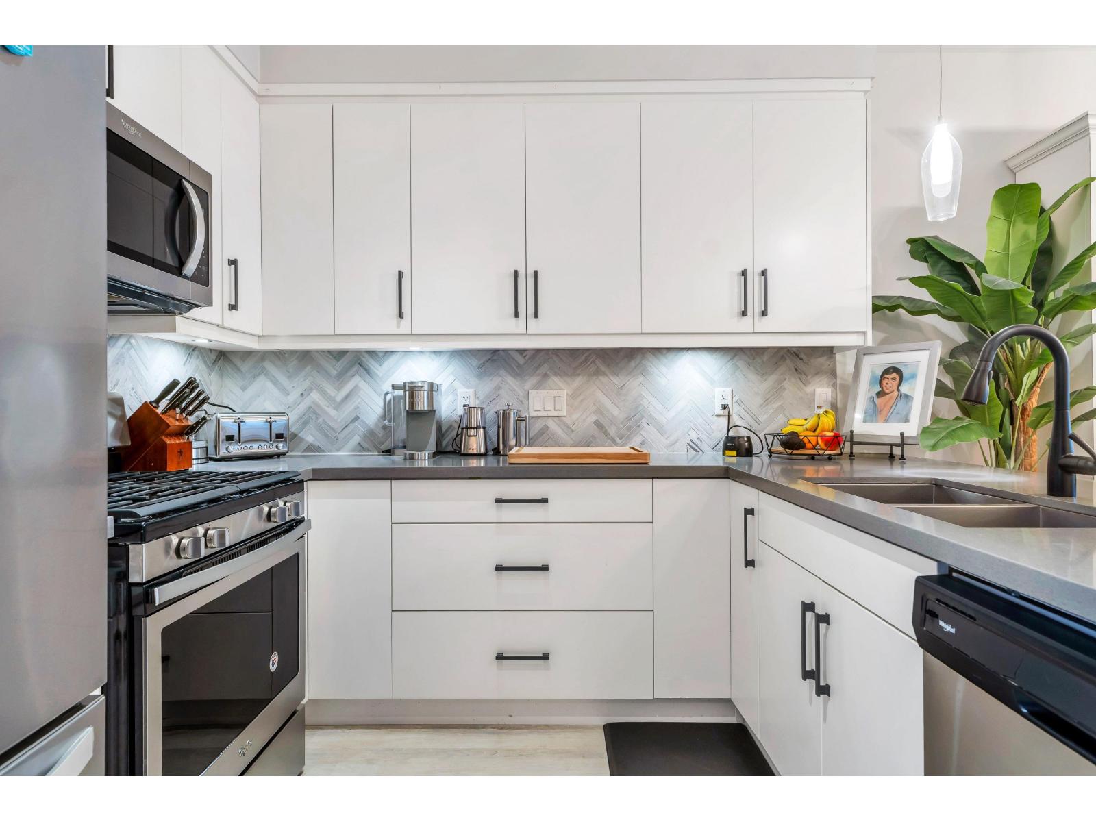 207 14550 Winter Crescent, Surrey, British Columbia  V4P 0G4 - Photo 7 - R3087966