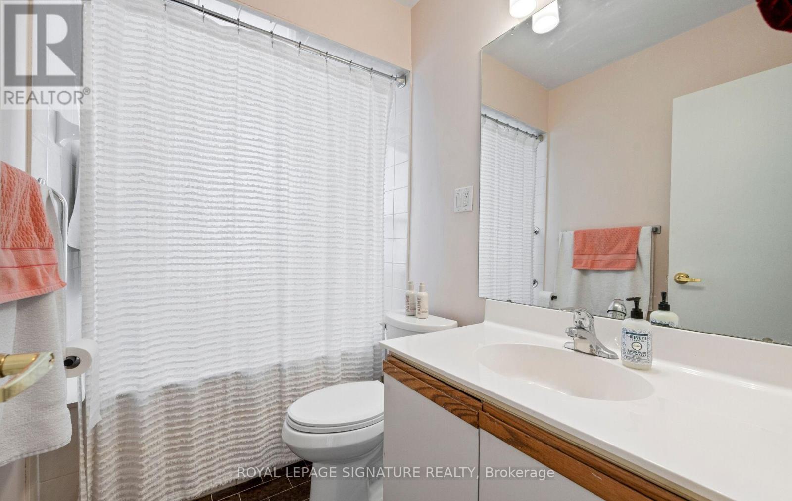 281 Jeffcoat Drive, Toronto, Ontario  M9W 3E4 - Photo 22 - W12783984