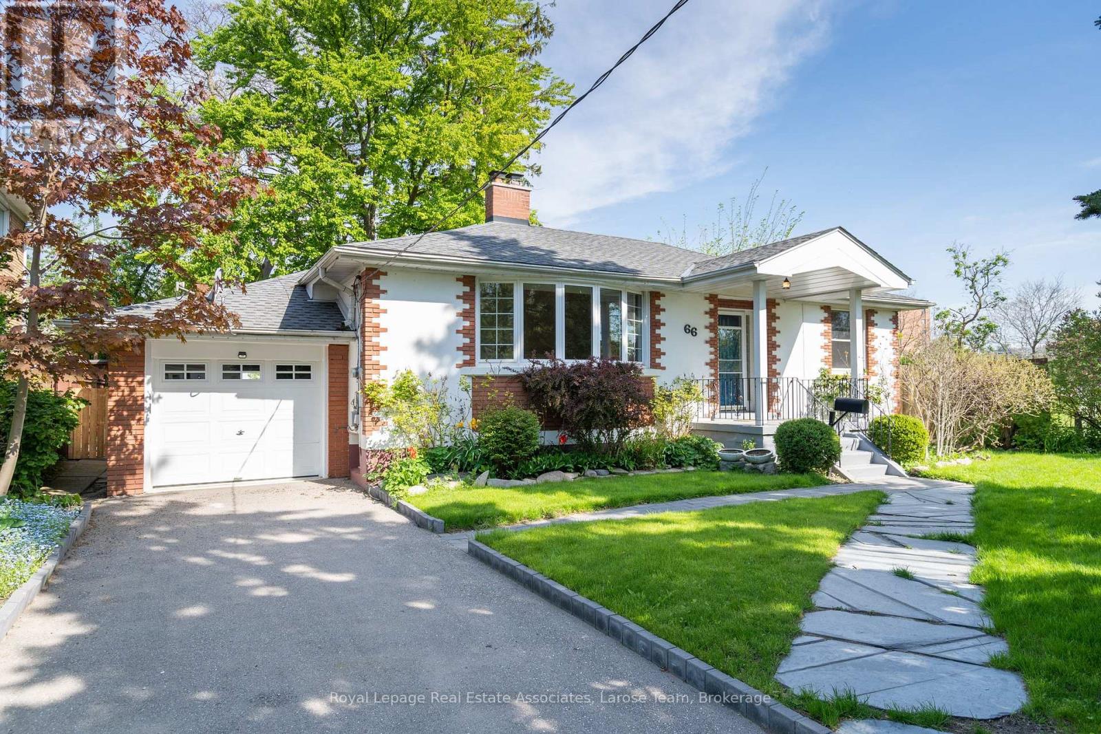 66 MINNEWAWA ROAD, Mississauga, Ontario