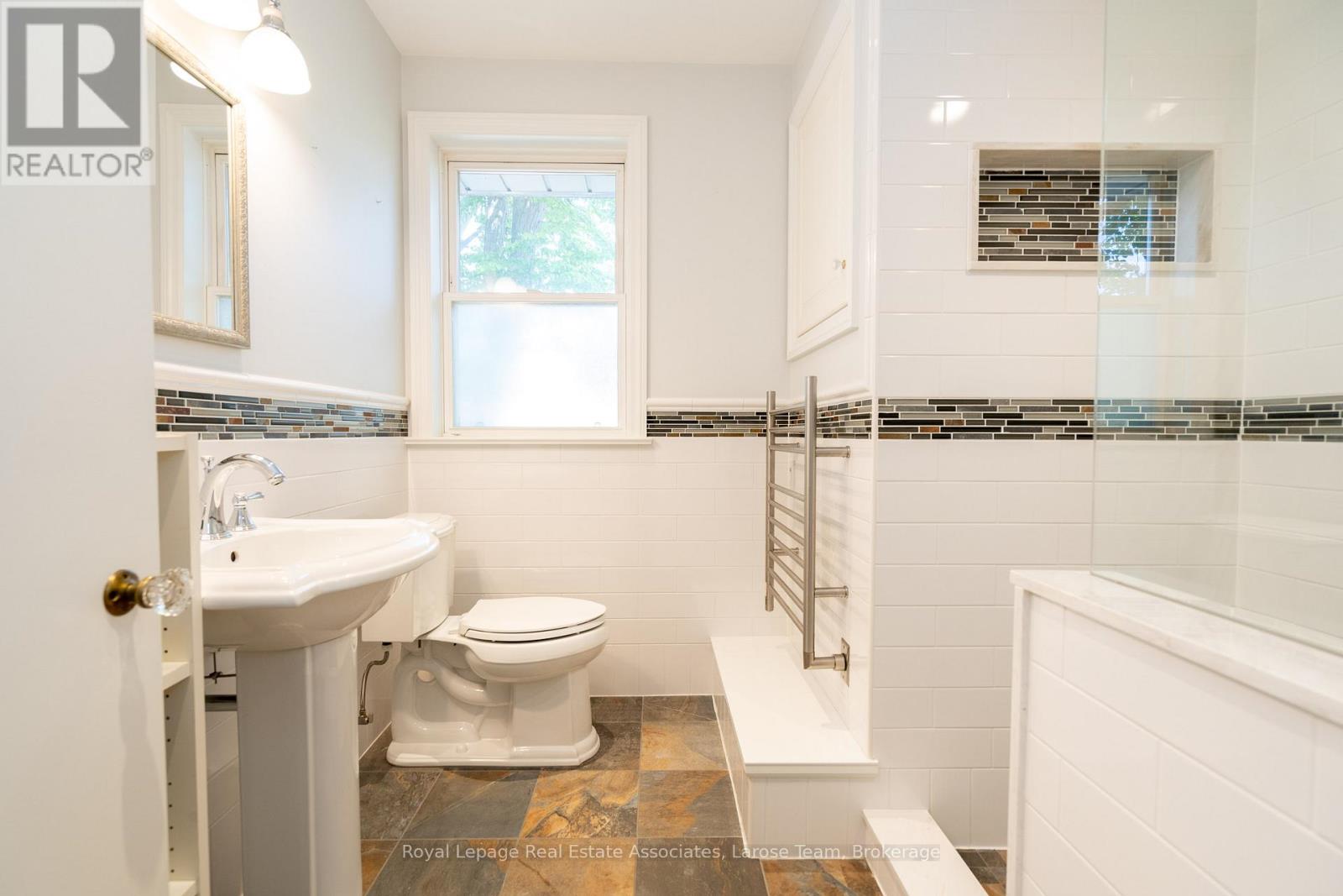 66 Minnewawa Road, Mississauga, Ontario  L5G 1C7 - Photo 10 - W12784070