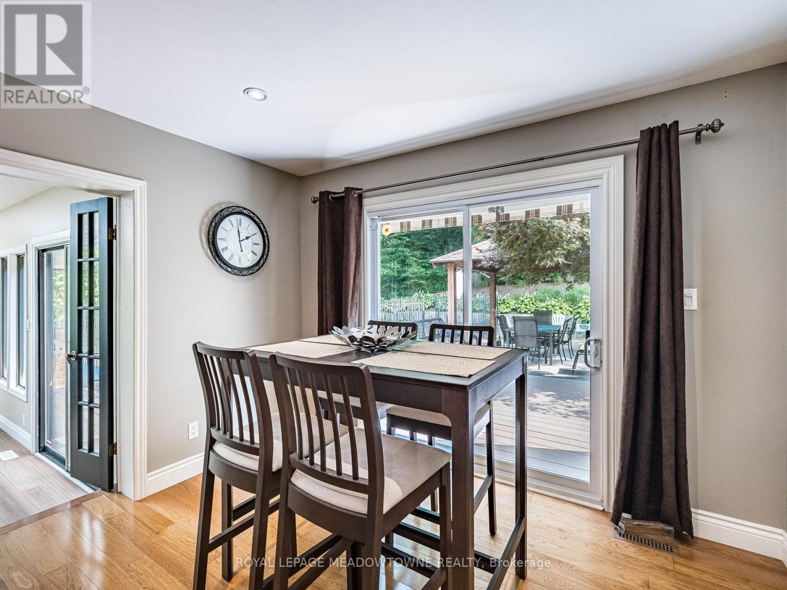 40 Hilltop Drive, Caledon, Ontario  L7C 1H6 - Photo 16 - W12784108