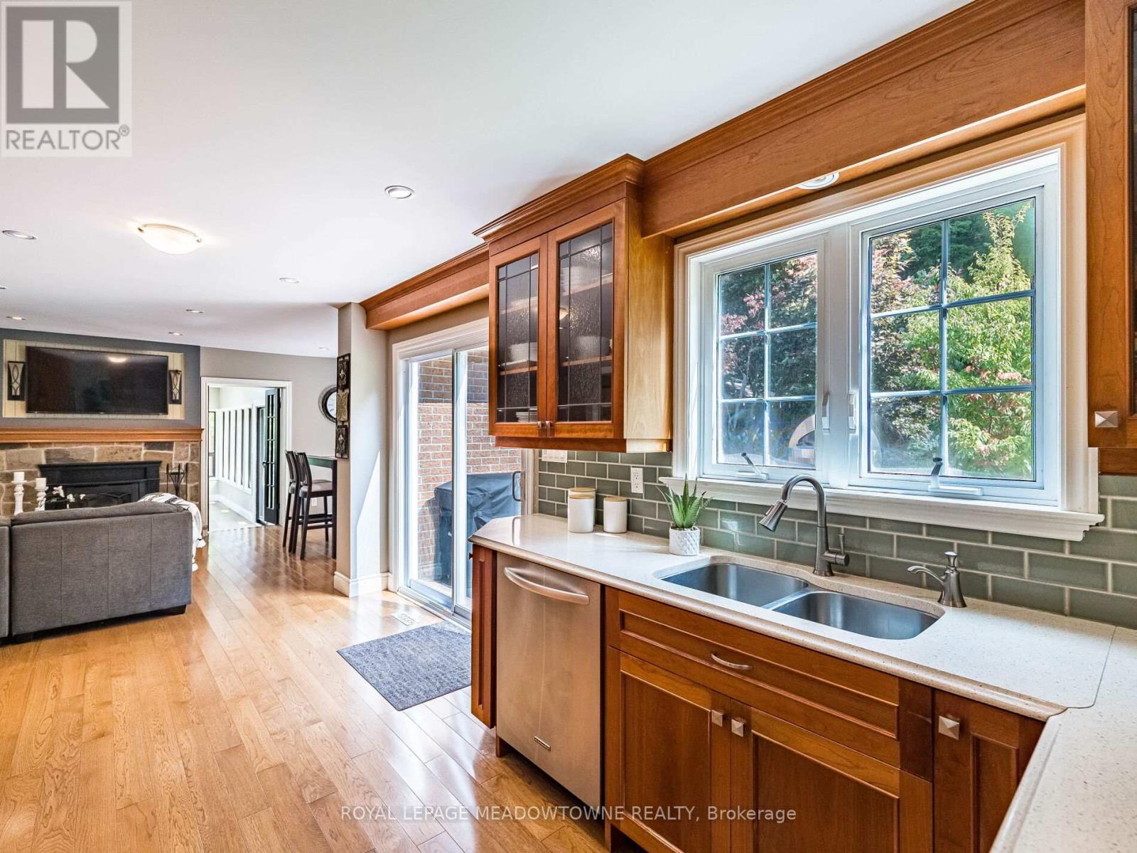 40 Hilltop Drive, Caledon, Ontario  L7C 1H6 - Photo 23 - W12784108