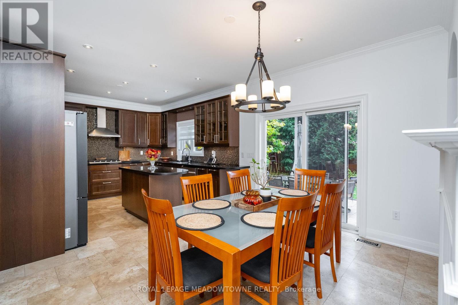 26 Emperor Drive, Brampton, Ontario  L6P 1X5 - Photo 12 - W12784144