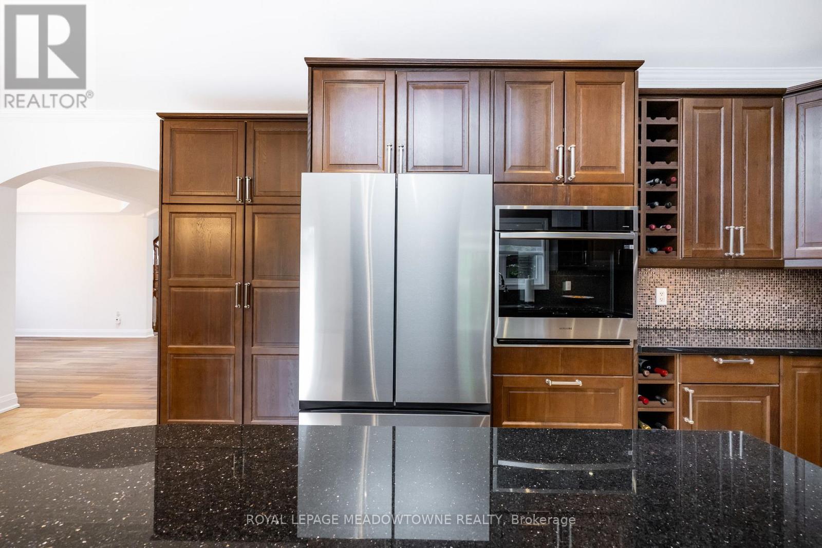 26 Emperor Drive, Brampton, Ontario  L6P 1X5 - Photo 14 - W12784144