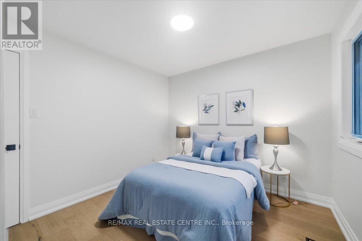 972 Deer Run, Mississauga, Ontario  L5C 4B2 - Photo 31 - W12784246