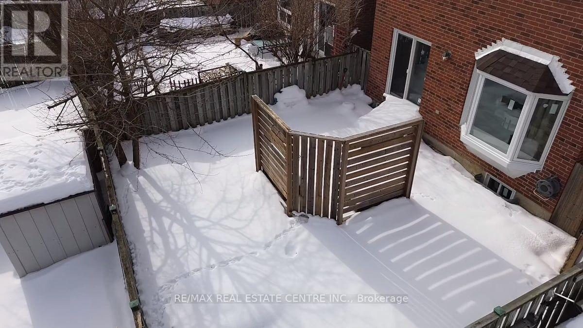 972 Deer Run, Mississauga, Ontario  L5C 4B2 - Photo 45 - W12784246