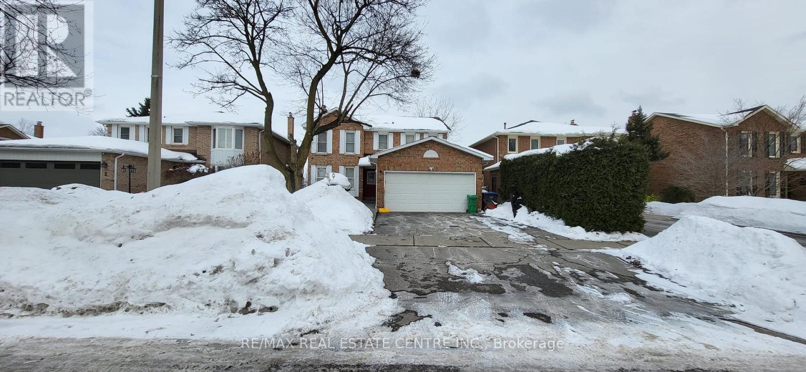 4 Esker Drive, Brampton (Heart Lake East), Ontario  L6Z 3C5 - Photo 1 - W12784314
