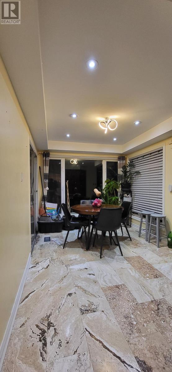 4 Esker Drive, Brampton (Heart Lake East), Ontario  L6Z 3C5 - Photo 14 - W12784314