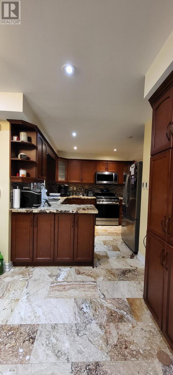 4 Esker Drive, Brampton (Heart Lake East), Ontario  L6Z 3C5 - Photo 15 - W12784314