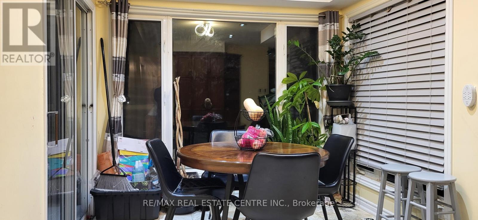 4 Esker Drive, Brampton (Heart Lake East), Ontario  L6Z 3C5 - Photo 17 - W12784314