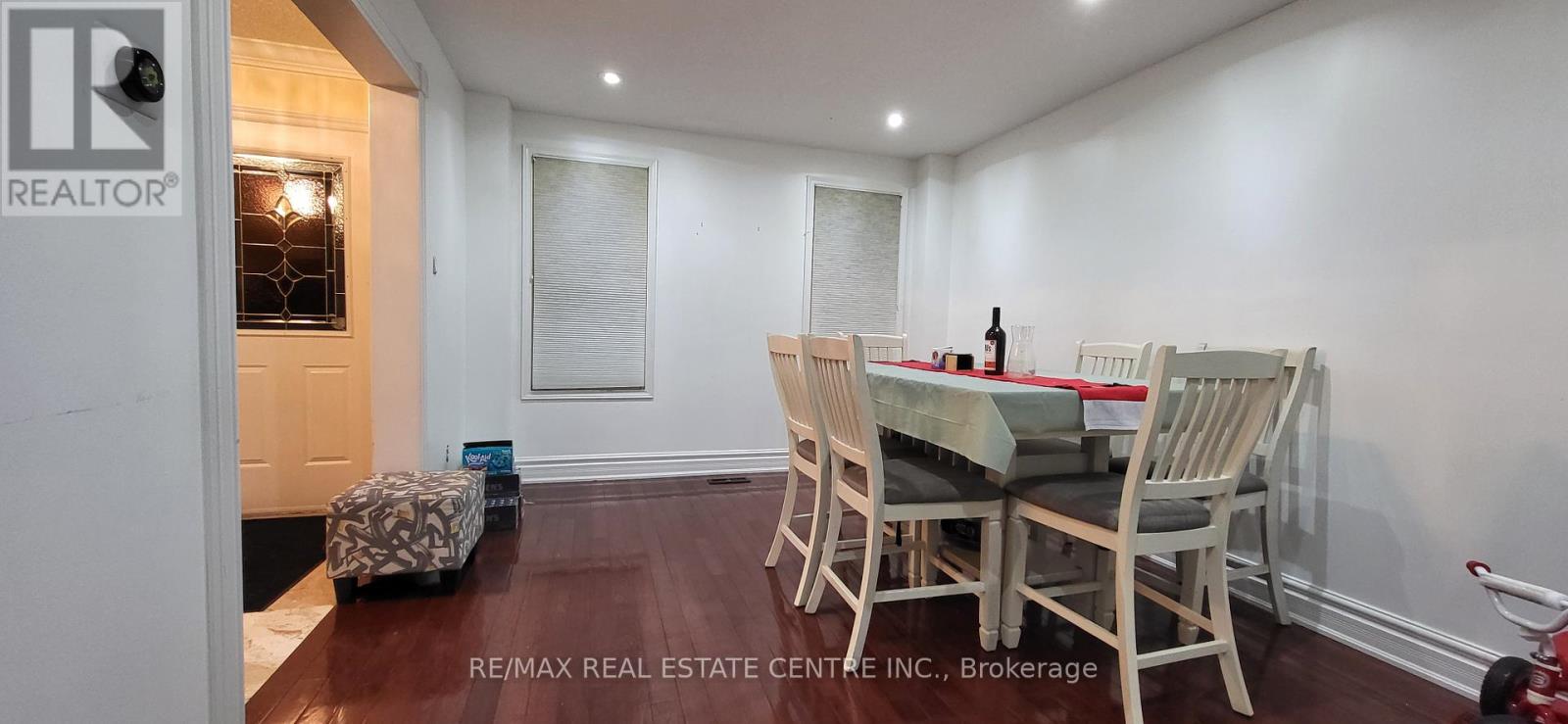 4 Esker Drive, Brampton (Heart Lake East), Ontario  L6Z 3C5 - Photo 5 - W12784314