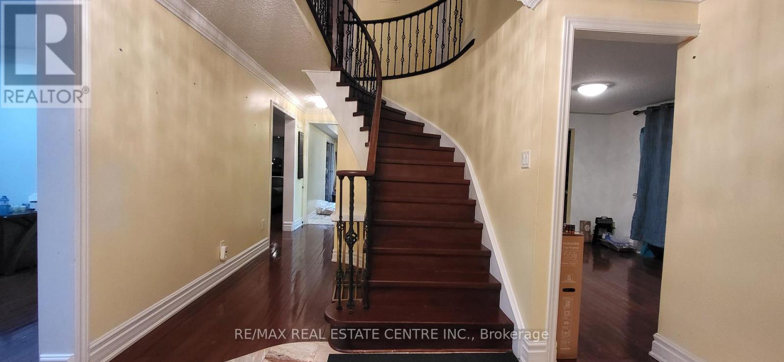 4 Esker Drive, Brampton (Heart Lake East), Ontario  L6Z 3C5 - Photo 7 - W12784314