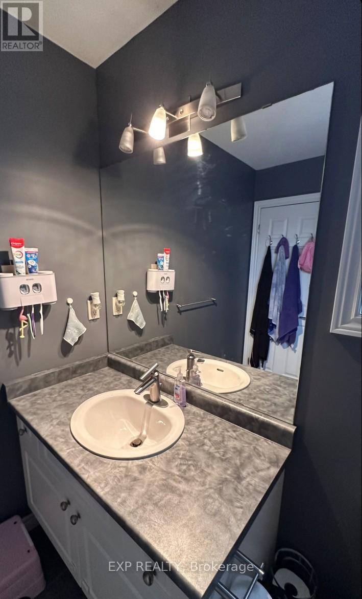 1004 Marigold Crescent, London North (North C), Ontario  N5X 4N9 - Photo 12 - X12784100