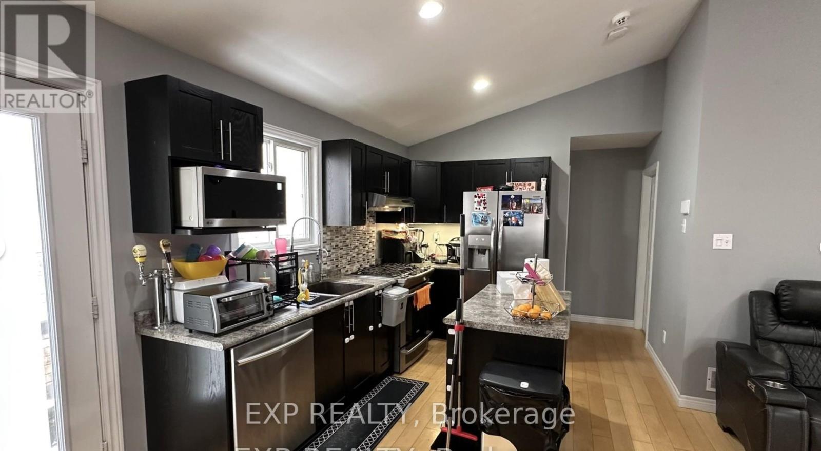 1004 Marigold Crescent, London North (North C), Ontario  N5X 4N9 - Photo 6 - X12784100