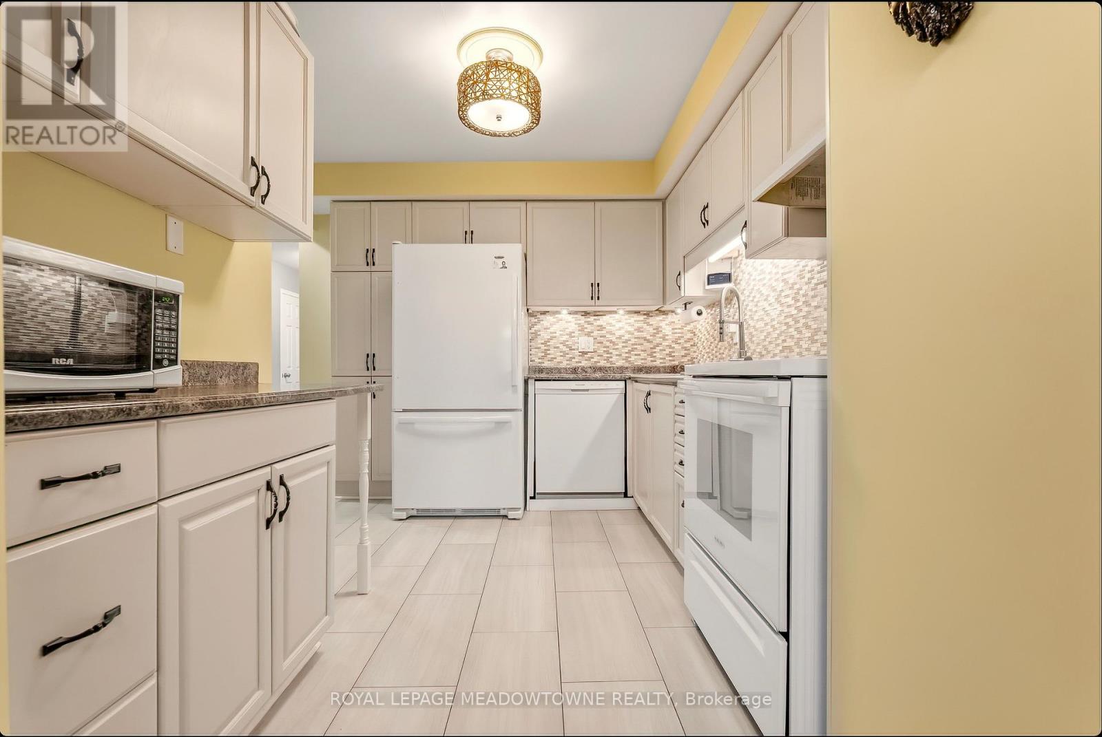 44 - 1 Royalwood Court, Hamilton, Ontario  L8E 4Y3 - Photo 12 - X12784332