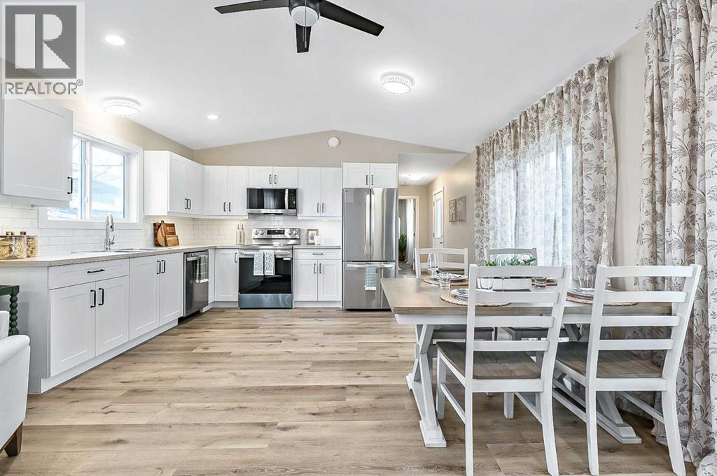 221 1st Avenue Nw, Diamond Valley, Alberta  T0L 0H0 - Photo 10 - A2285135