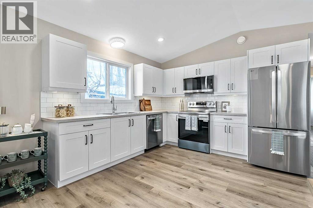 221 1st Avenue Nw, Diamond Valley, Alberta  T0L 0H0 - Photo 3 - A2285135