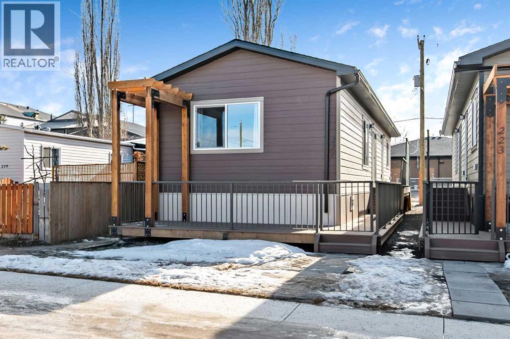 221 1st Avenue Nw, Diamond Valley, Alberta  T0L 0H0 - Photo 4 - A2285135