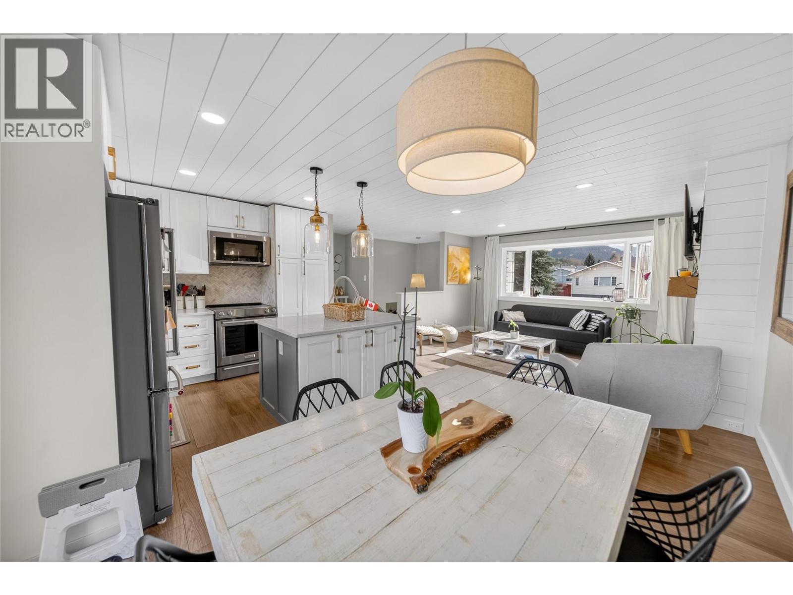 414 White Birch Crescent, Sparwood, British Columbia  V0B 2G0 - Photo 11 - 10375330