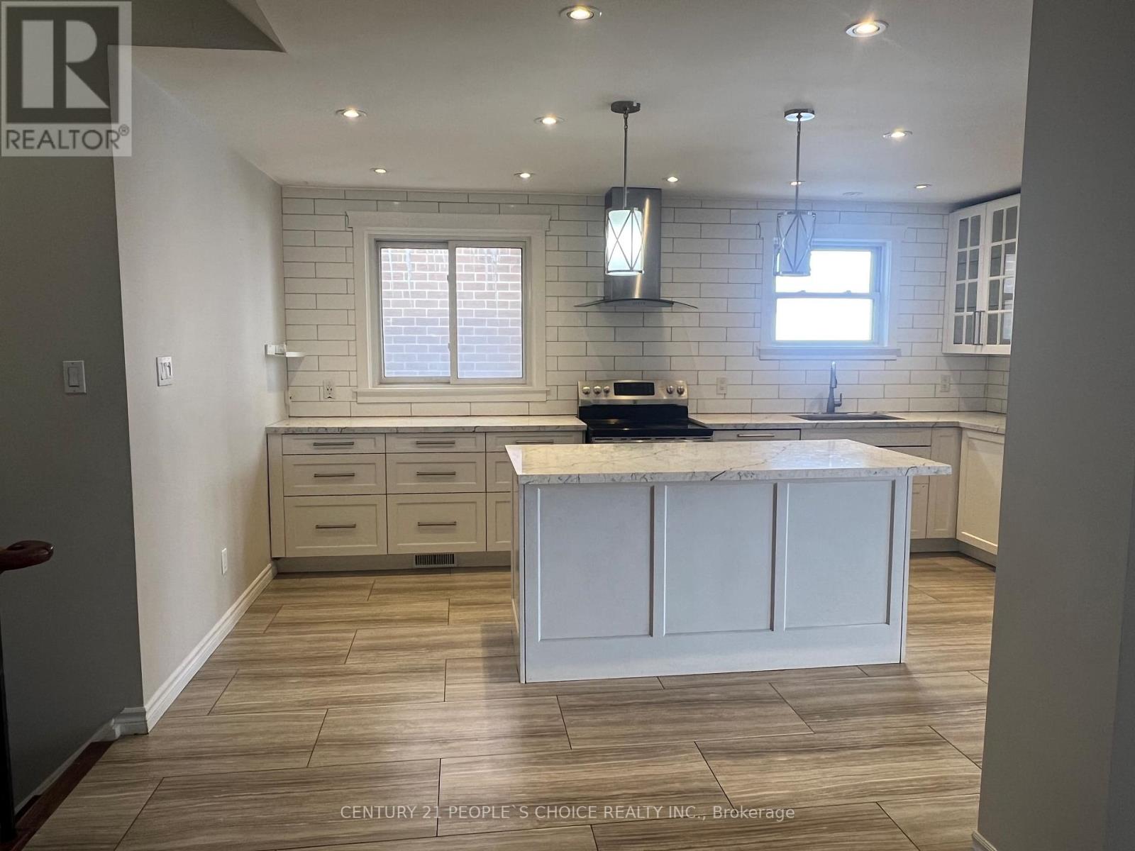 14 Albermarle Court, Brampton, Ontario  L6Z 1R4 - Photo 9 - W12740264