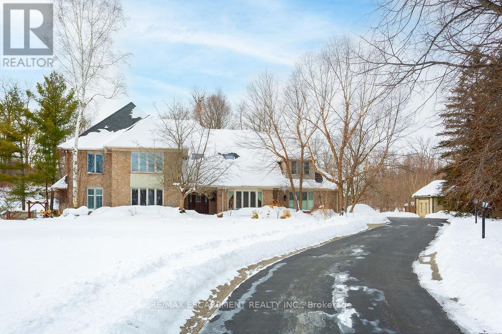 27 Blackberry Place, Hamilton (Carlisle), Ontario  L0R 1H2 - Photo 1 - X12463456