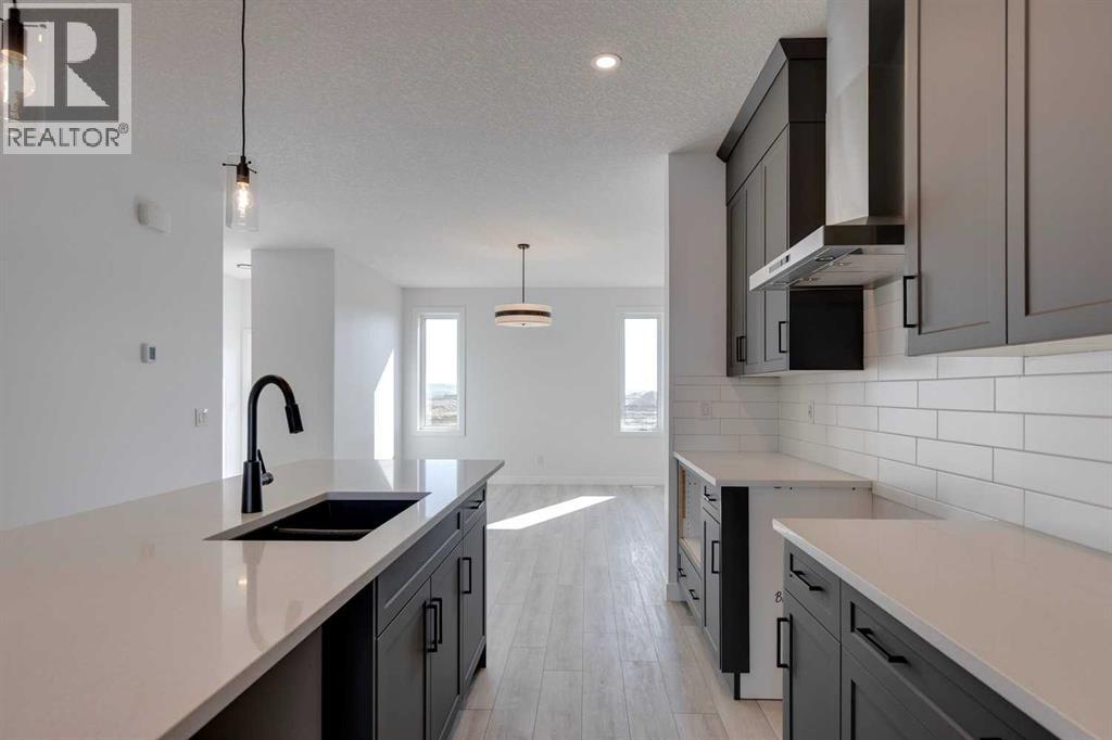 95 Southborough Crescent, Cochrane, Alberta  T4C 3J3 - Photo 10 - A2285095