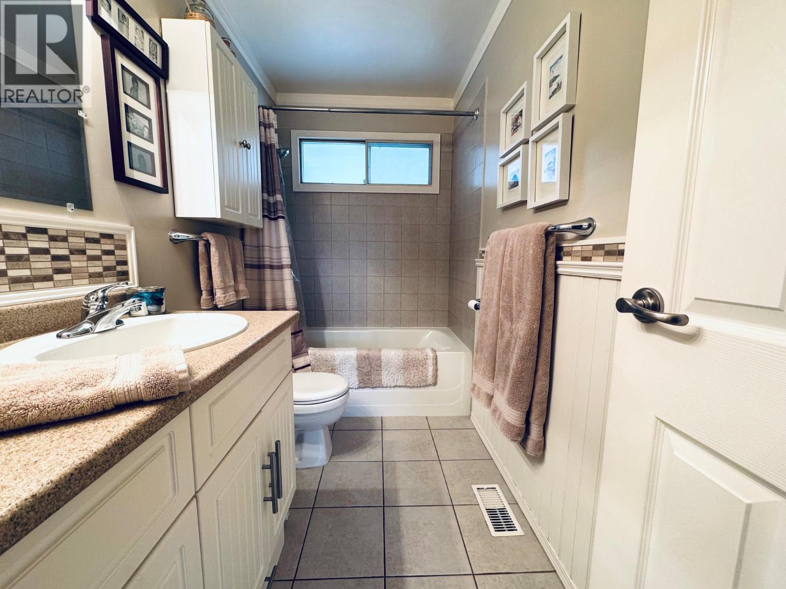 1969 Armstrong Street, Merritt, British Columbia  V1K 1E7 - Photo 17 - 10375757