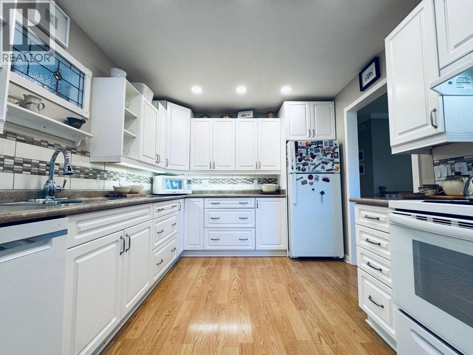 1969 Armstrong Street, Merritt, British Columbia  V1K 1E7 - Photo 3 - 10375757