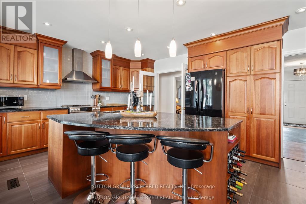 31 Havenwood Way, London North, Ontario  N6H 5B8 - Photo 13 - X12784372