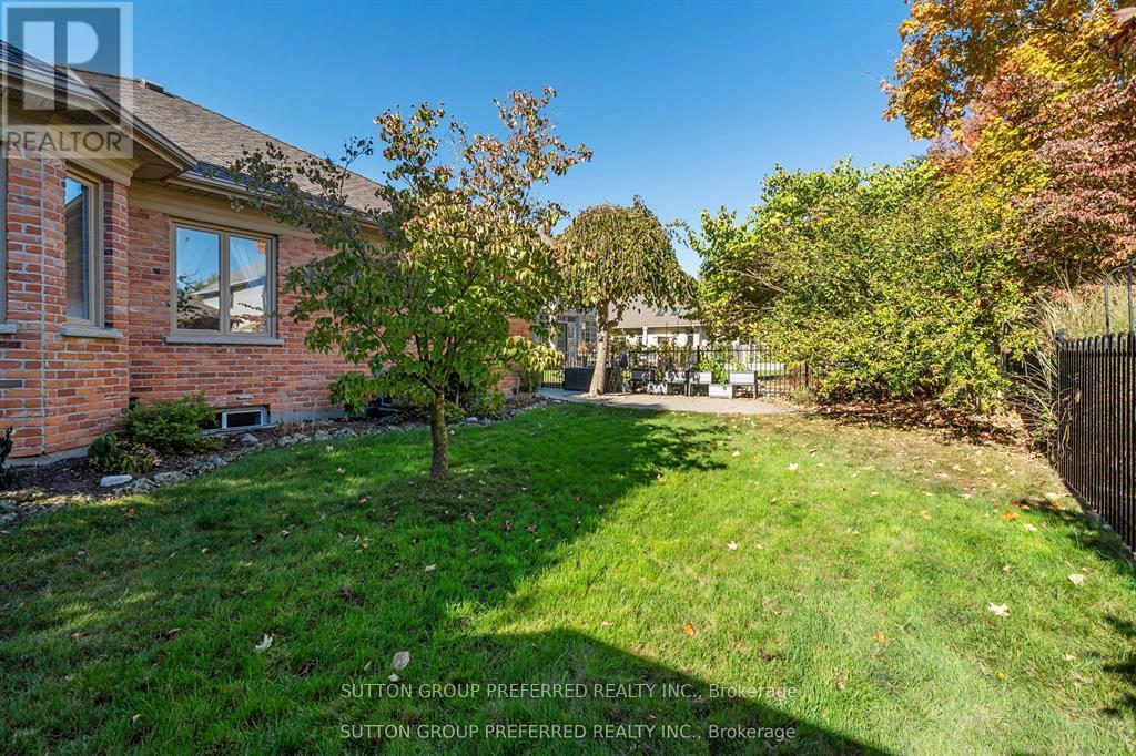 31 Havenwood Way, London North, Ontario  N6H 5B8 - Photo 41 - X12784372