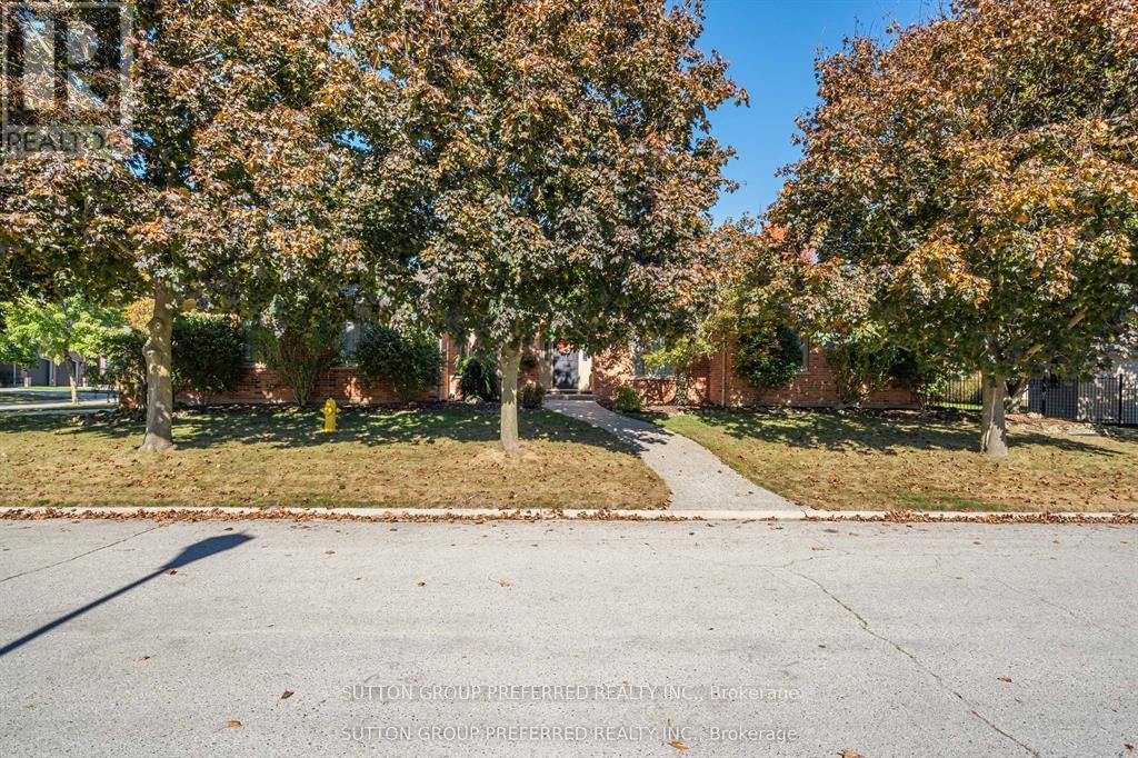 31 Havenwood Way, London North, Ontario  N6H 5B8 - Photo 43 - X12784372