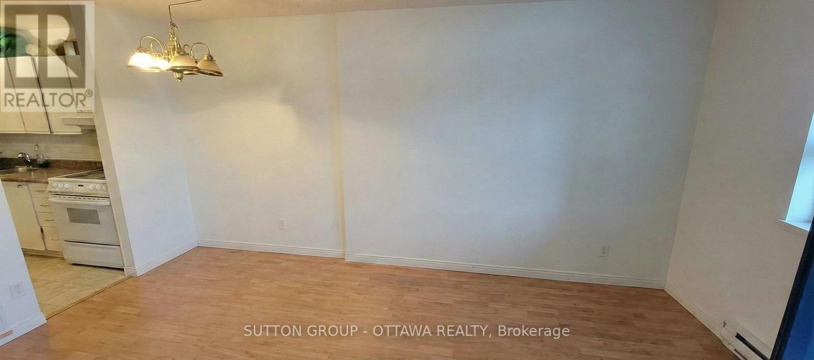 516 - 2000 Jasmine Crescent, Ottawa, Ontario  K1J 8K4 - Photo 2 - X12784428