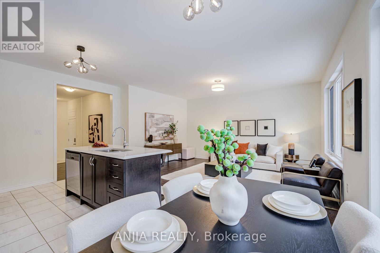 33 Ness Drive, Richmond Hill, Ontario  L4S 0J8 - Photo 11 - N12764770