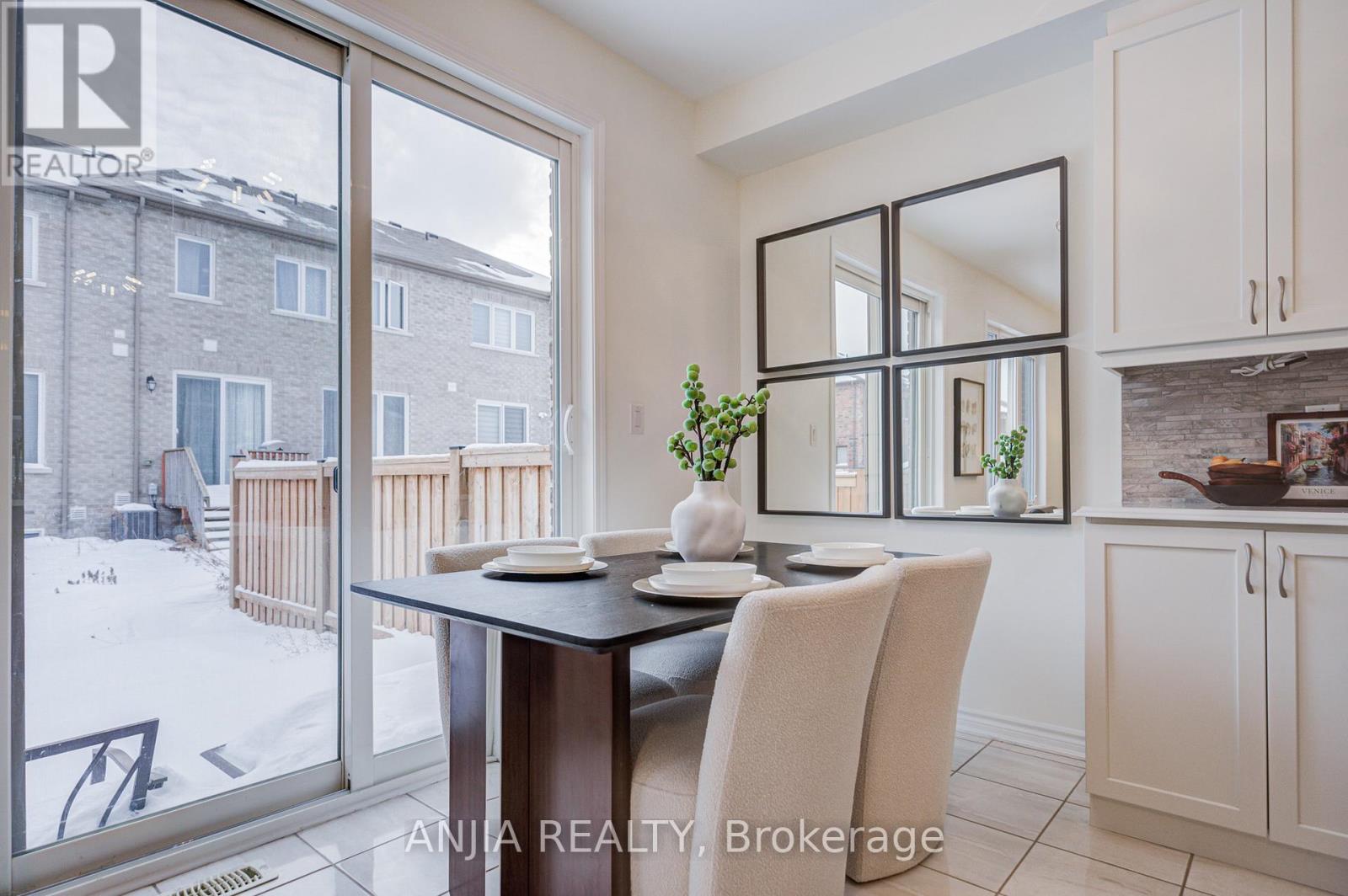 33 Ness Drive, Richmond Hill, Ontario  L4S 0J8 - Photo 9 - N12764770