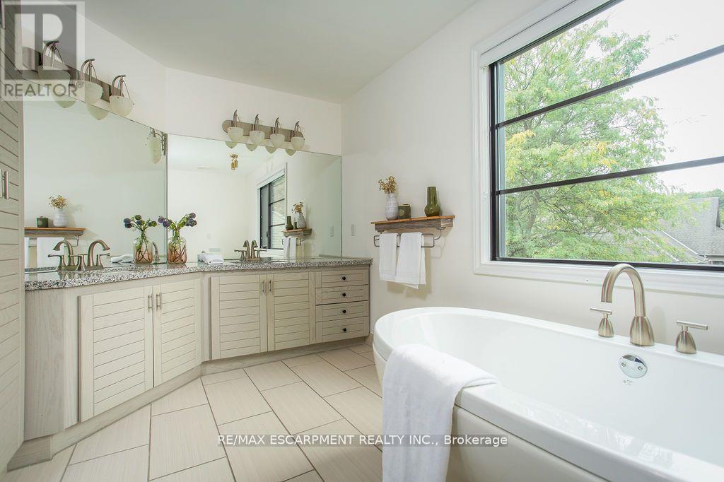 12 Blackberry Place, Hamilton, Ontario  L0R 1H2 - Photo 30 - X12585096