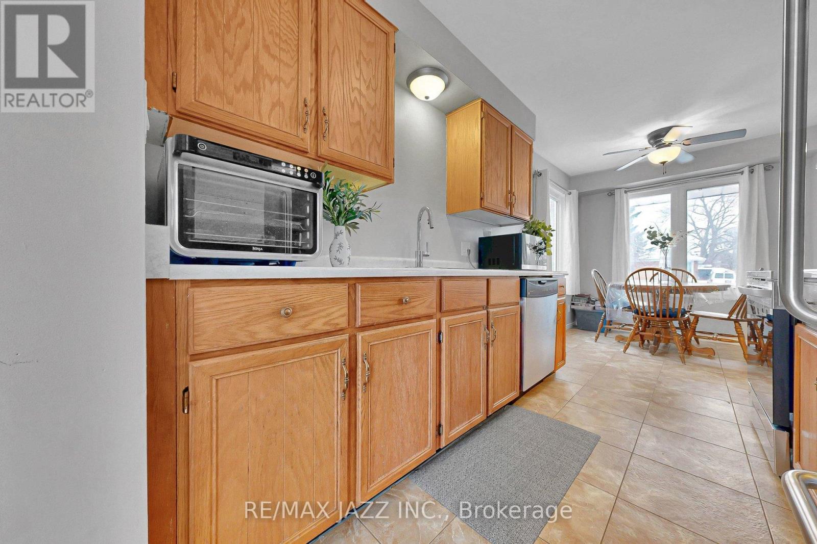 102 Penfound Drive, Clarington, Ontario  L1C 4B8 - Photo 13 - E12784390