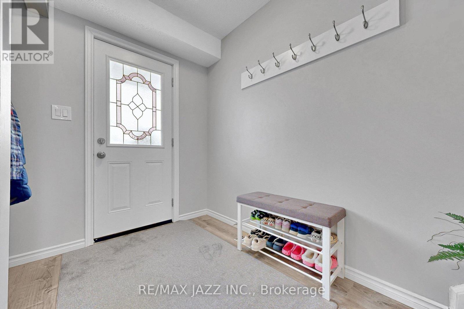 102 Penfound Drive, Clarington, Ontario  L1C 4B8 - Photo 5 - E12784390