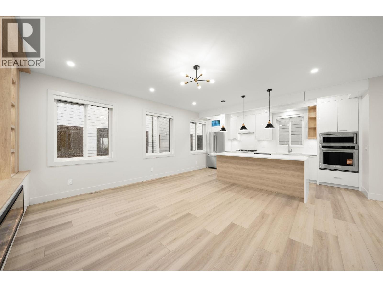 4 3881 Hurst Street, Burnaby, British Columbia  V5J 1M4 - Photo 8 - R3089318