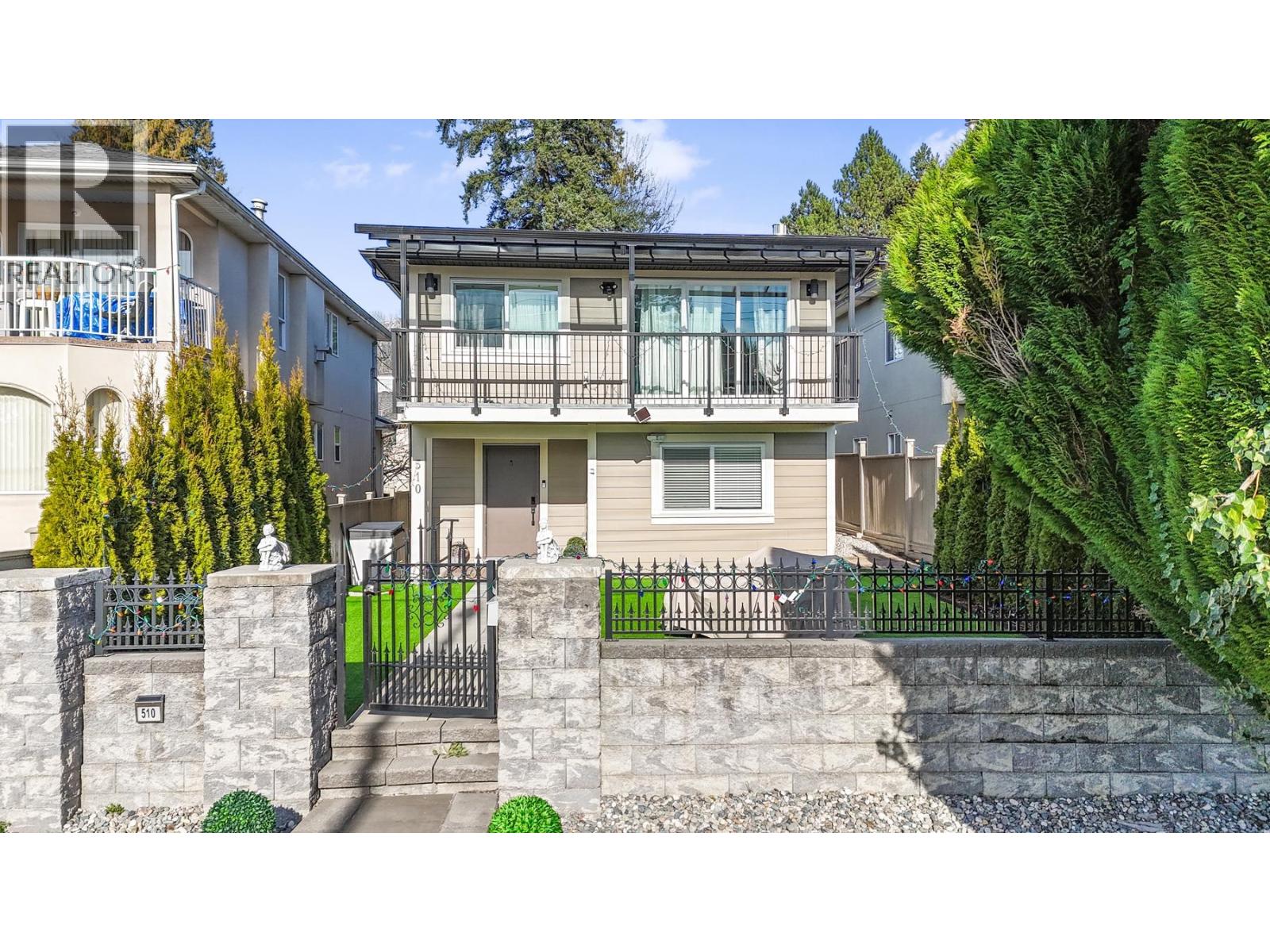 510 25th  W Street, North Vancouver, British Columbia  V7N 2G3 - Photo 1 - R3089409