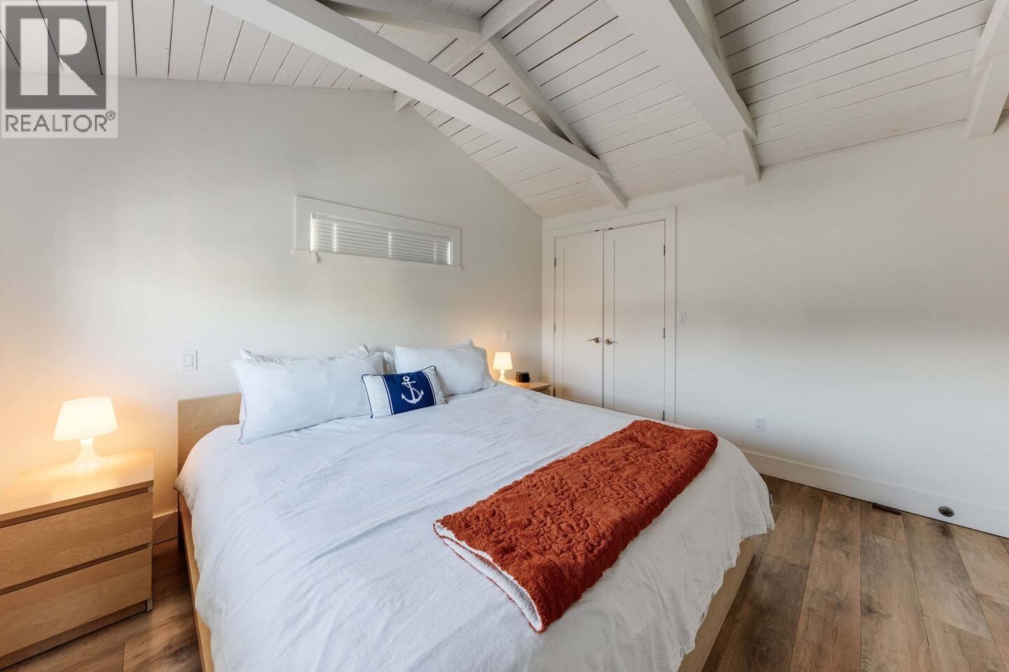 A015 415 Esplanade Avenue, North Vancouver, British Columbia  V7M 1A6 - Photo 17 - R3089415