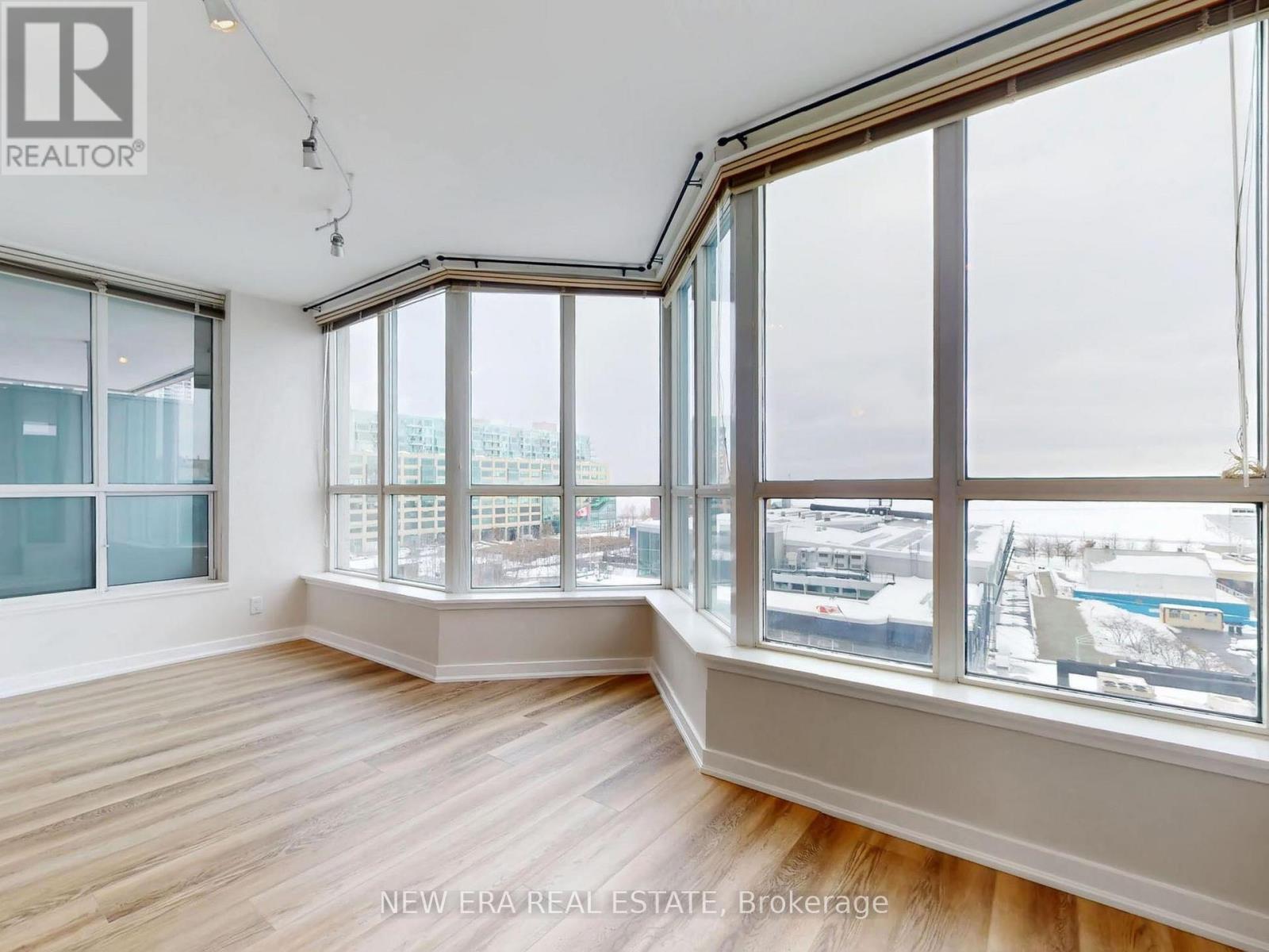 808 - 228 Queens Quay W, Toronto (Waterfront Communities), Ontario  M5J 2X1 - Photo 11 - C12784376