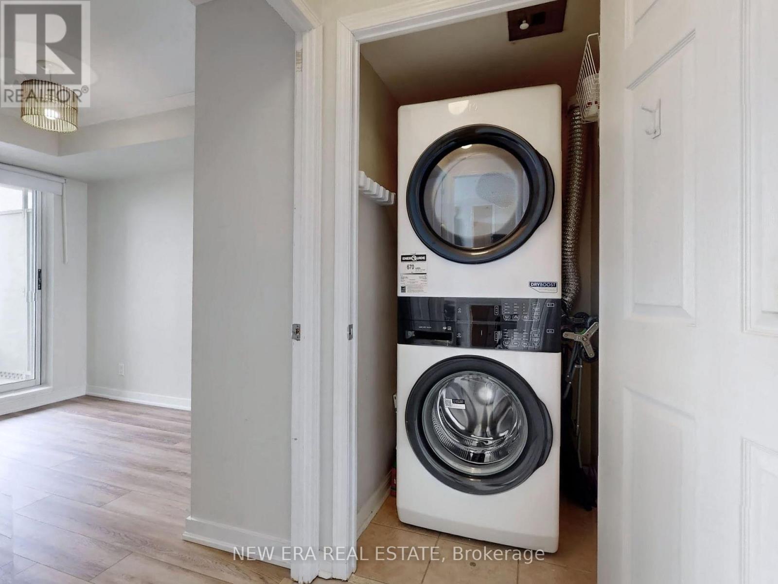 808 - 228 Queens Quay W, Toronto (Waterfront Communities), Ontario  M5J 2X1 - Photo 24 - C12784376