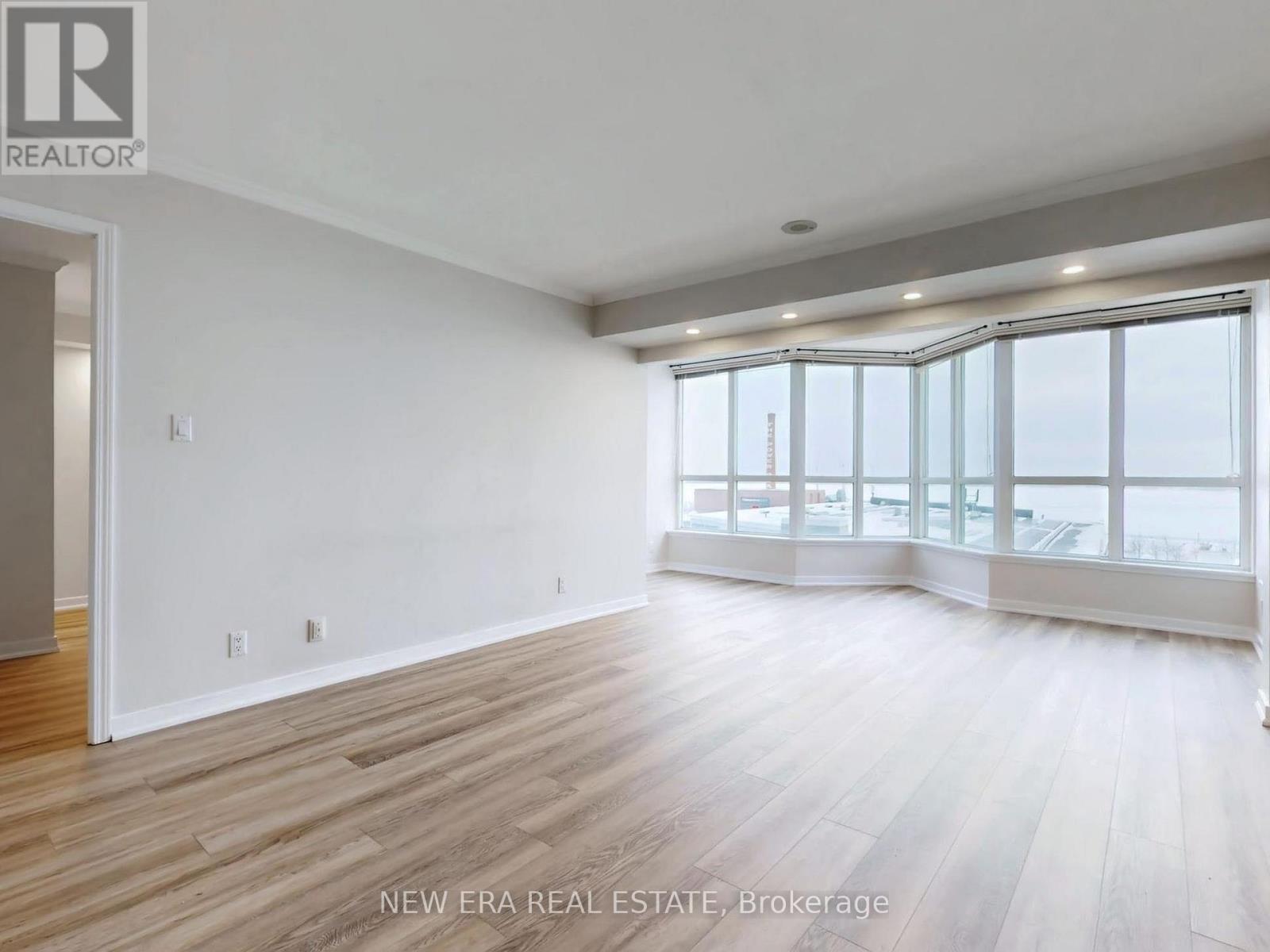 808 - 228 Queens Quay W, Toronto (Waterfront Communities), Ontario  M5J 2X1 - Photo 5 - C12784376