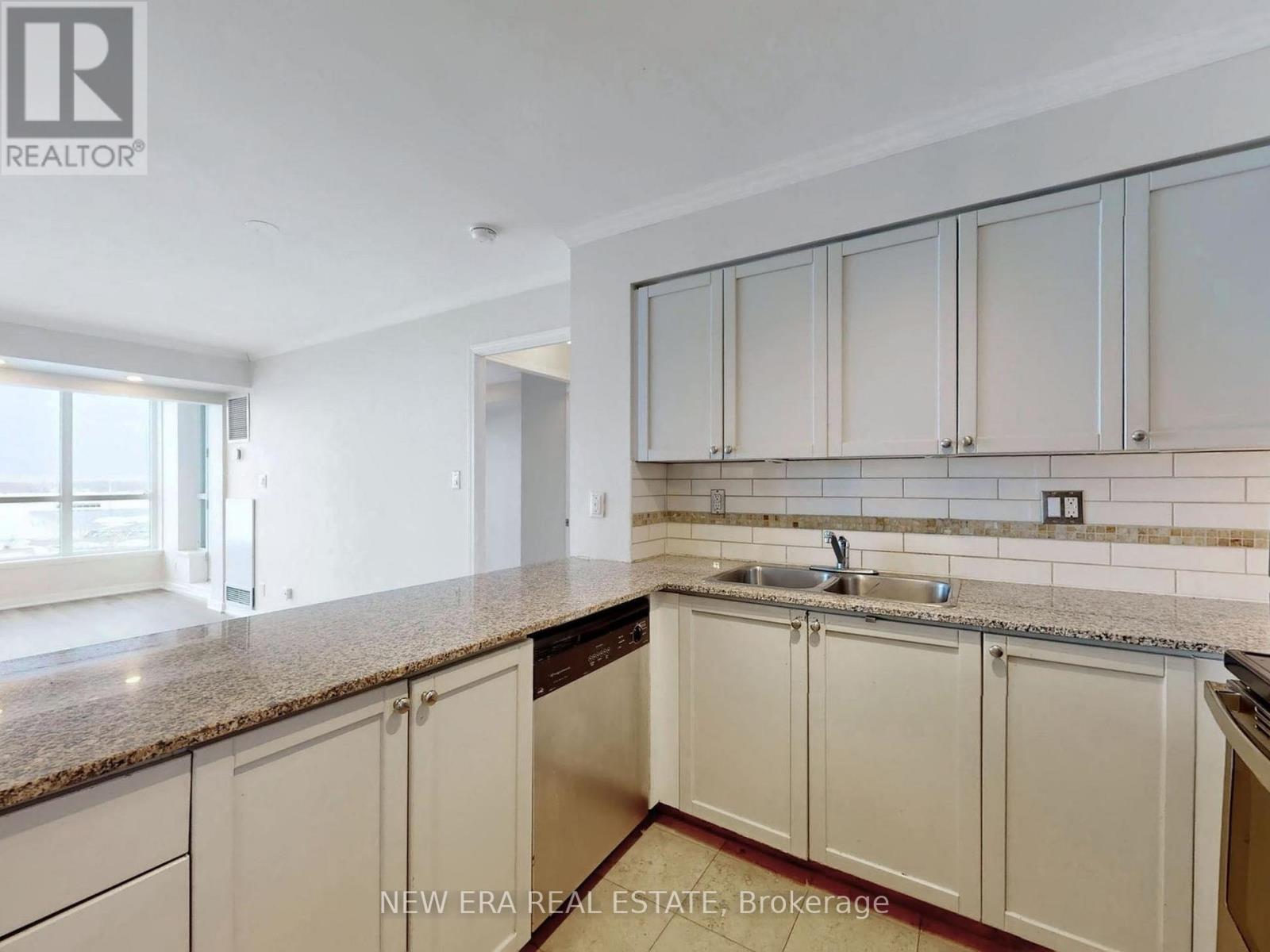 808 - 228 Queens Quay W, Toronto (Waterfront Communities), Ontario  M5J 2X1 - Photo 8 - C12784376