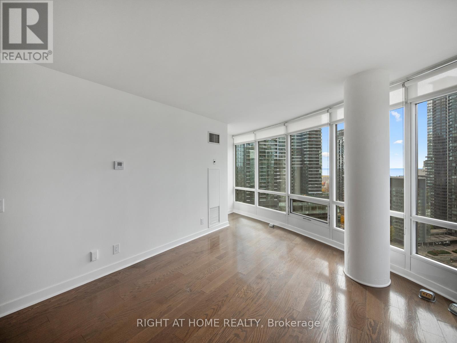 2903 - 373 Front St West Street, Toronto (Waterfront Communities), Ontario  M5V 3R7 - Photo 13 - C12784382