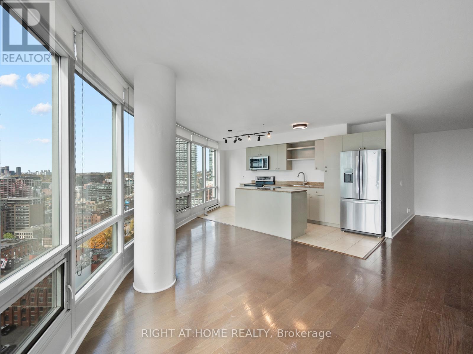 2903 - 373 Front St West Street, Toronto (Waterfront Communities), Ontario  M5V 3R7 - Photo 16 - C12784382