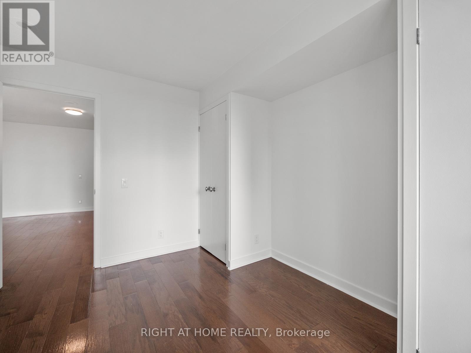 2903 - 373 Front St West Street, Toronto (Waterfront Communities), Ontario  M5V 3R7 - Photo 28 - C12784382