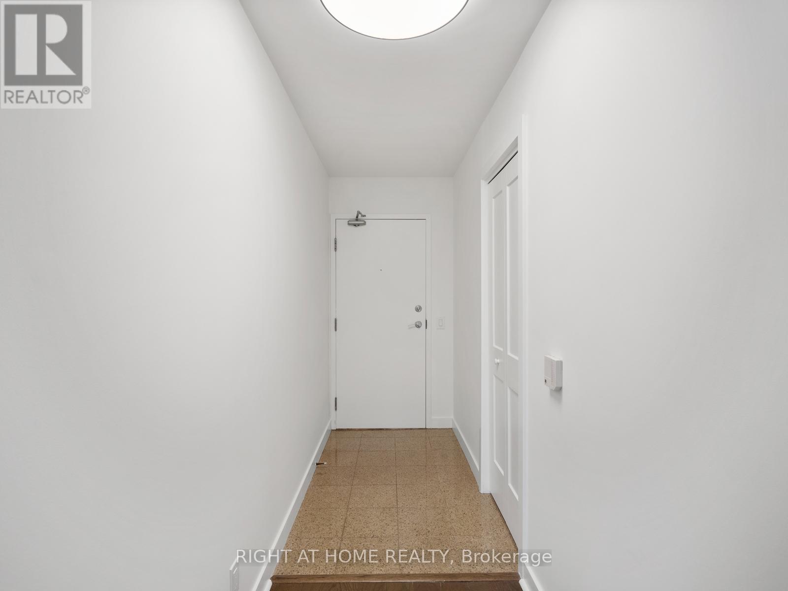 2903 - 373 Front St West Street, Toronto (Waterfront Communities), Ontario  M5V 3R7 - Photo 7 - C12784382